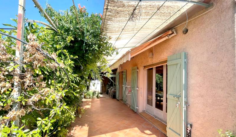 Maison familiale de plain-pied avec jardin à vendre Chemin des Barelles au Beausset