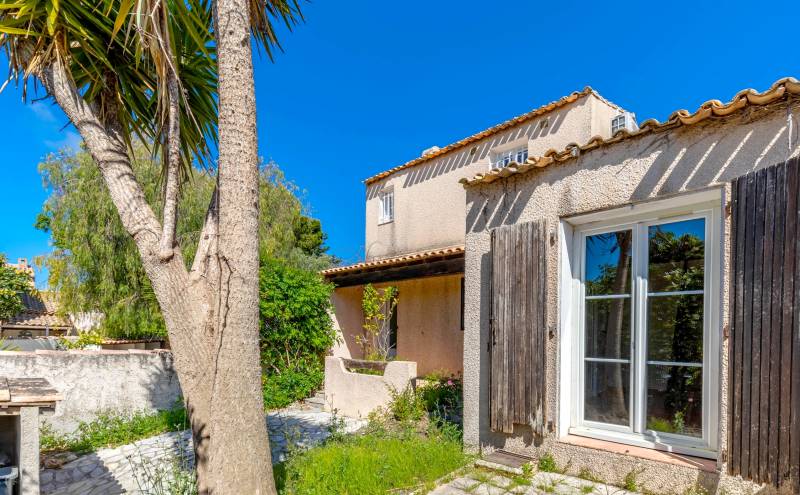 Maison 4 pièces avec jardin à vendre dans un lotissement sécurisé à proximité de l'Avenue Eole
