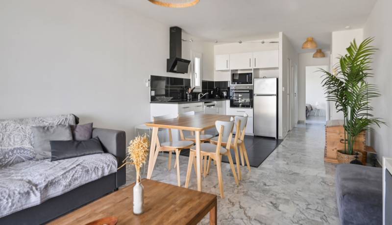 Appartement 2 pièces rénové à vendre dans la résidence 