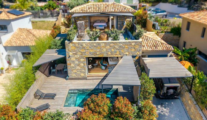 Propriété contemporaine avec piscine et garage en vente sur le secteur Saint-Marc, au coeur de la Cadière-d'Azur