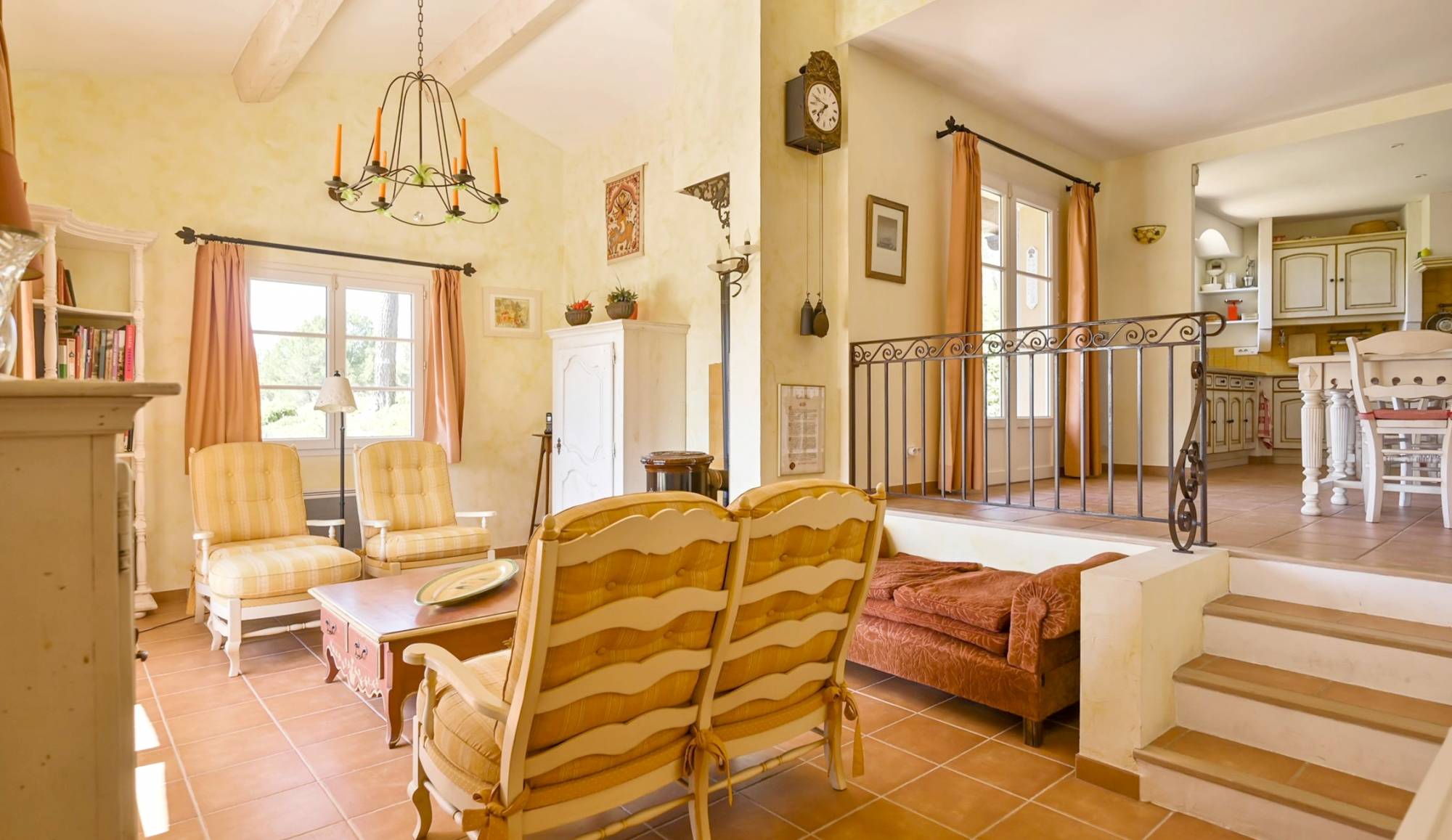 Cette villa d'architecte de renom vous invite à découvrir le charme et l'authenticité de la Provence