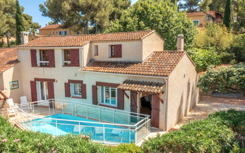 Maison traditionnelle avec piscine à vendre quartier Beaucours à Sanary-sur-Mer