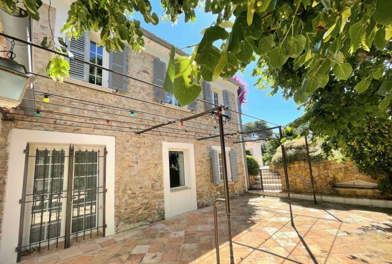 Mas provençal du début du XIXe siècle à vendre sur le secteur du Mont Salva à Six-Fours-les-Plages