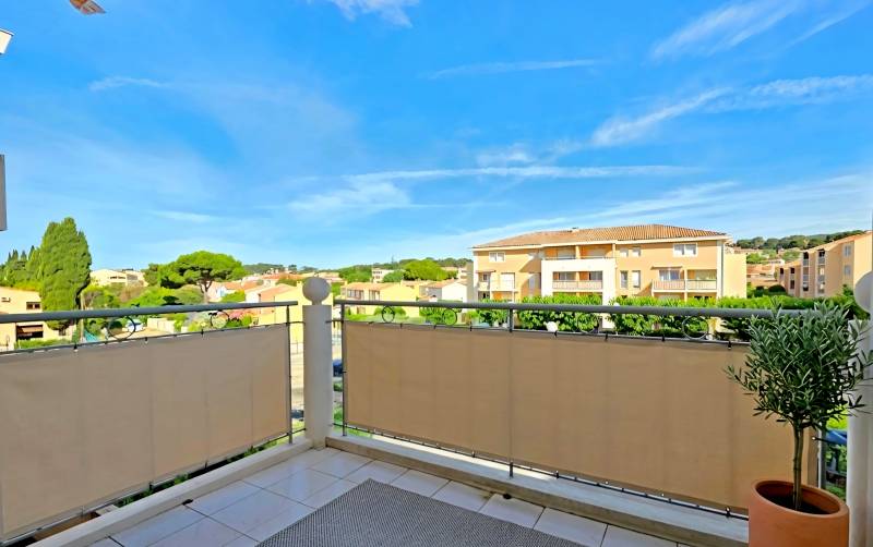 Appartement avec terrasse et parking privatif à vendre Avenue des Prats à Sanary-sur-Mer