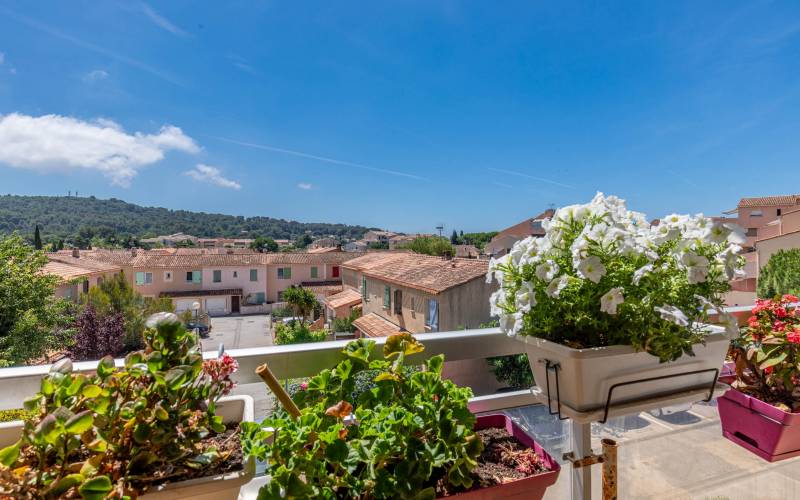 Appartement F3 avec terrasse à vendre à Sanary-sur-Mer Avenue des Lavandières