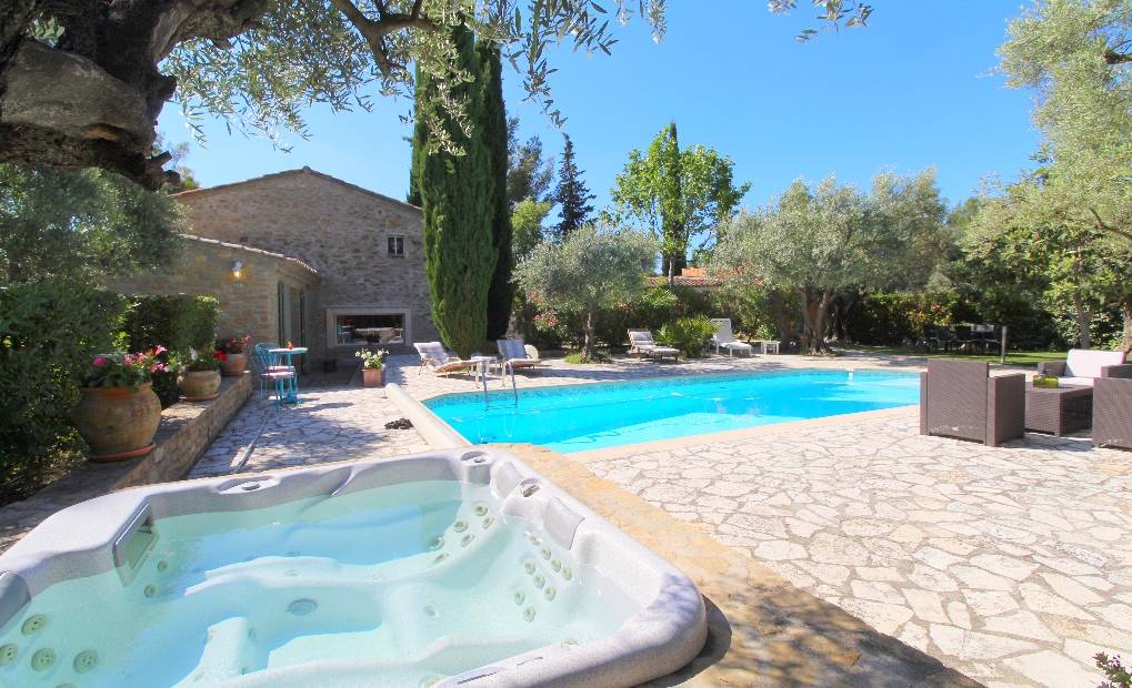 Mas provençal restauré à vendre au Beausset
