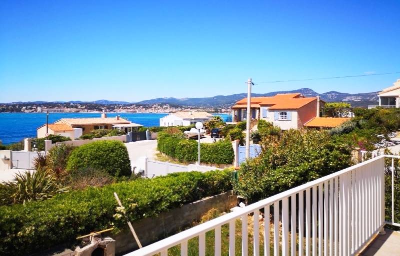 Appartement offrant une vue mer à 180° de la Baie de Sanary