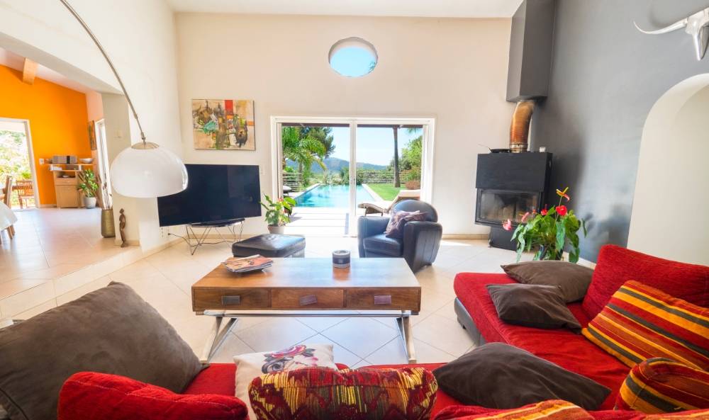 Intérieur spacieux et minimaliste