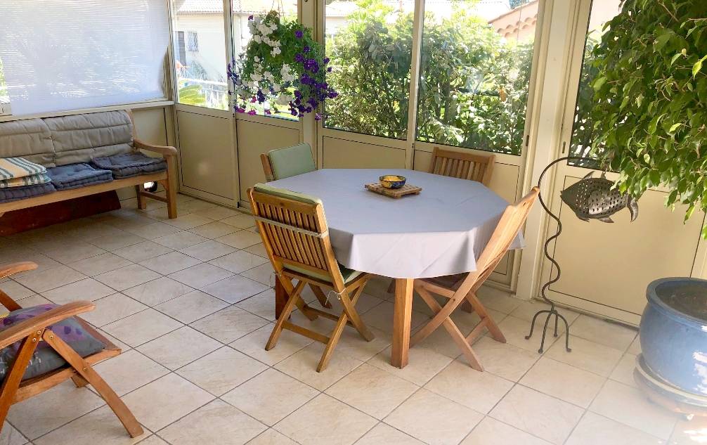 Appartement avec parking privatif en vente dans le cente de la station balnéaire de Sanary