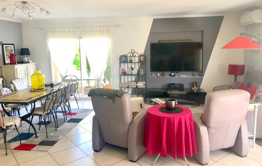 Appartement 6 pièces en premier et dernier étage à vendre à proximité du Théâtre Galli