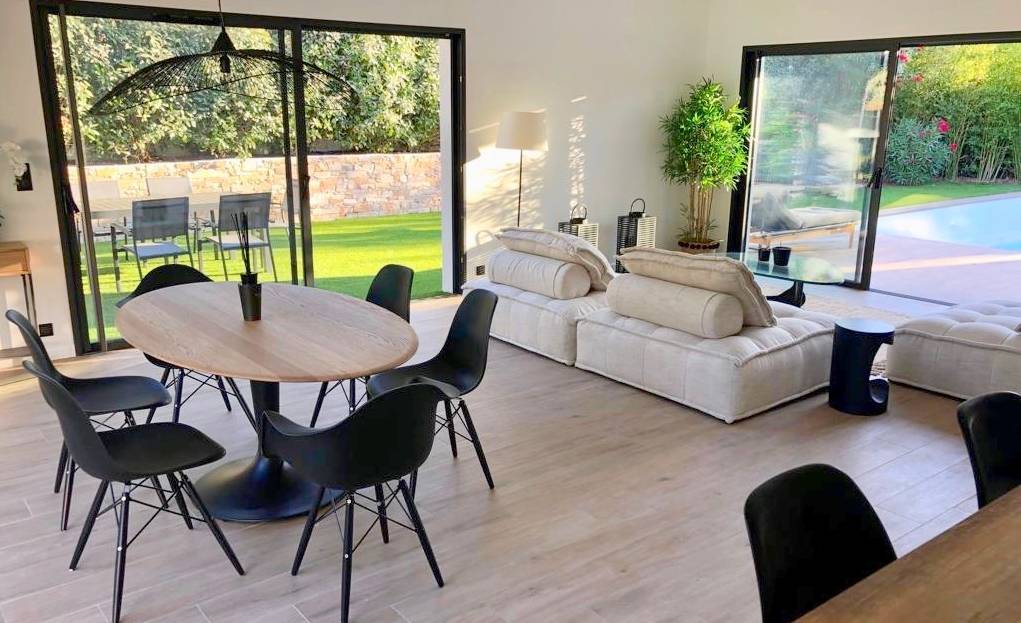 Villa contemporaine neuve à vendre sur la Côte Varoise