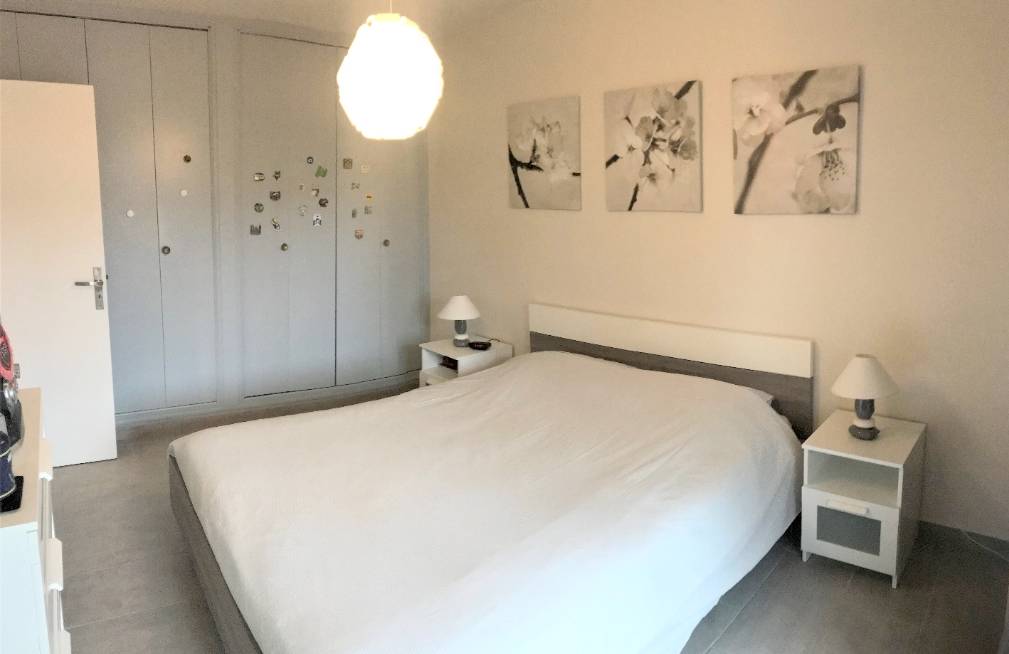 Appartement d'une chambre à vendre à proximité du centre-ville de Six Fours