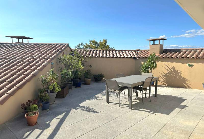 Appartement T4 duplex avec rooftop et garage double à vendre dans la résidence 