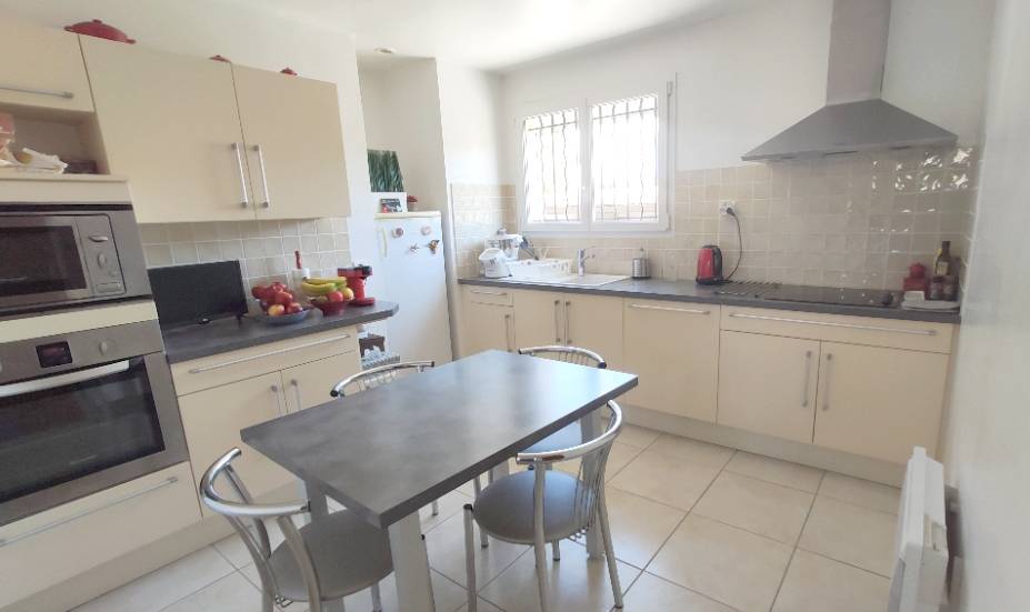 Maison rénovée de 3 chambres à Six-Fours