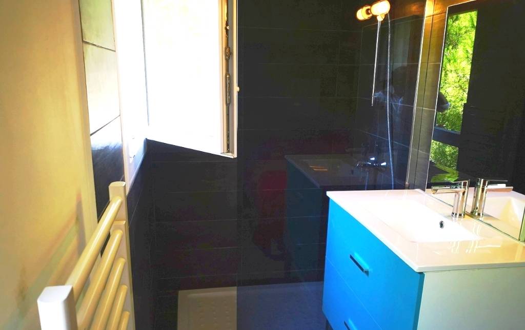 Douche à l'italienne très cosy