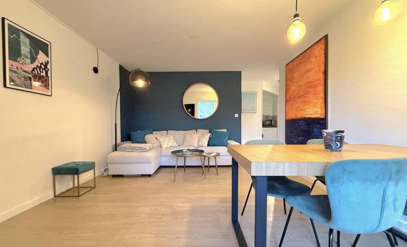 Appartement rénové 2 pièces avec parking privatif à vendre au 662 Route de la Gare à Sanary-sur-Mer