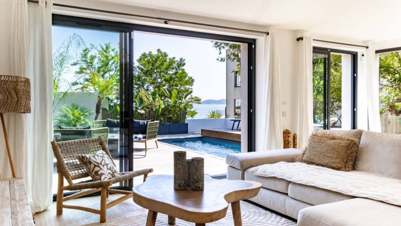 Villa haut de gamme avec piscine, jacuzzi et vue mer à vendre à proximité de la plage Saint-Jean de La Ciotat