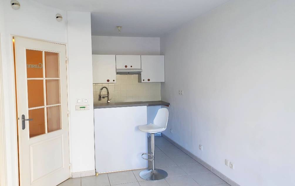 Appartement F2 en rez-de-chaussée avec terrasse