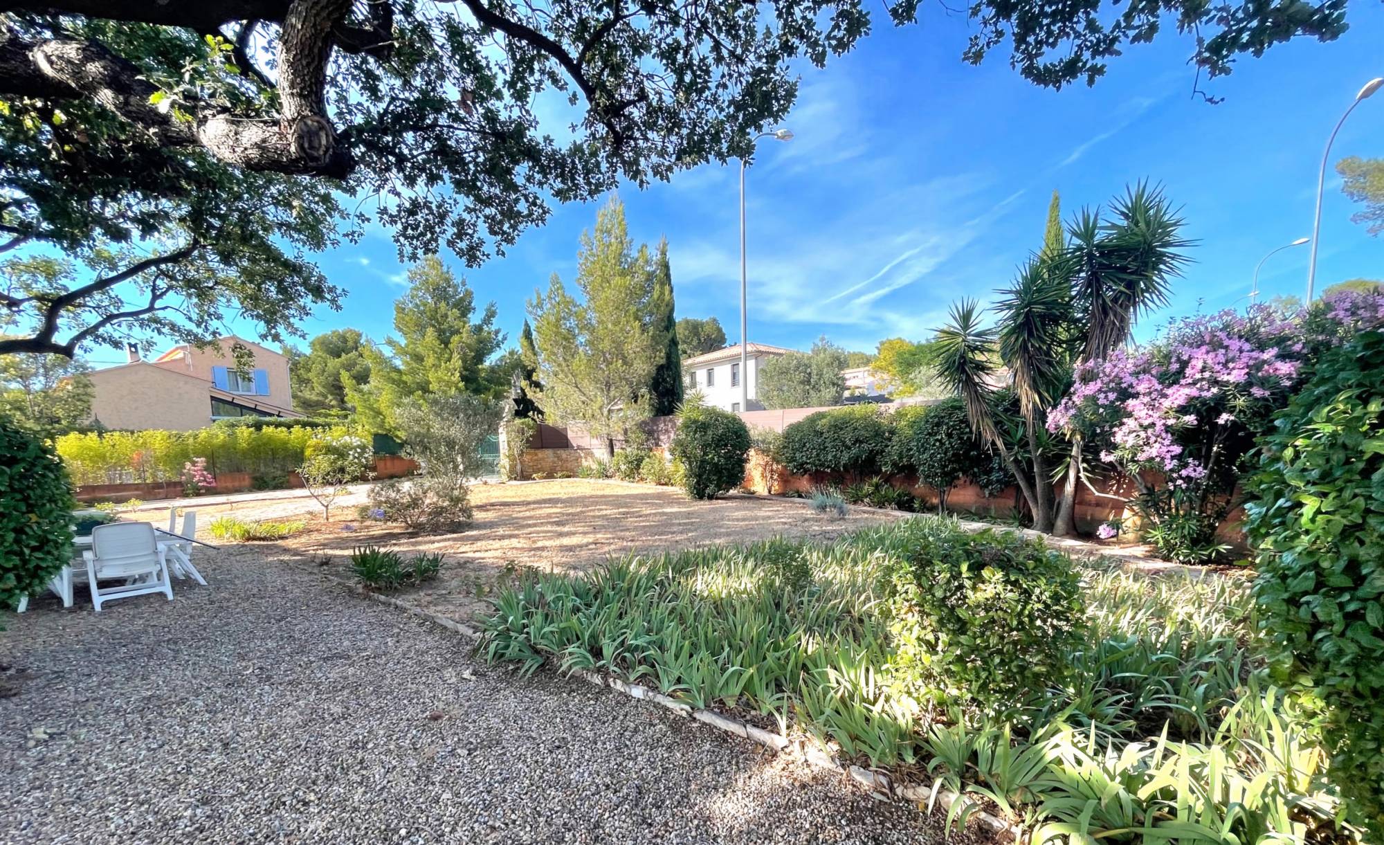 Villa avec jardin à vendre dans la partie Nord de Pierredon à Sanary