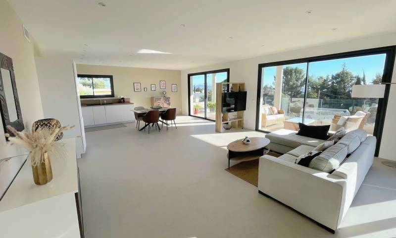 Appartement haut de gamme à vendre sur la Côte d'Azur, dans un quartier prisé de la station balnéaire de Bandol