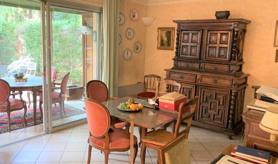 Grand appartement de type F3 à vendre à Sanary-sur-Mer