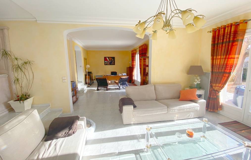 Maison indépendante en lotissement à vendre à Six-Fours