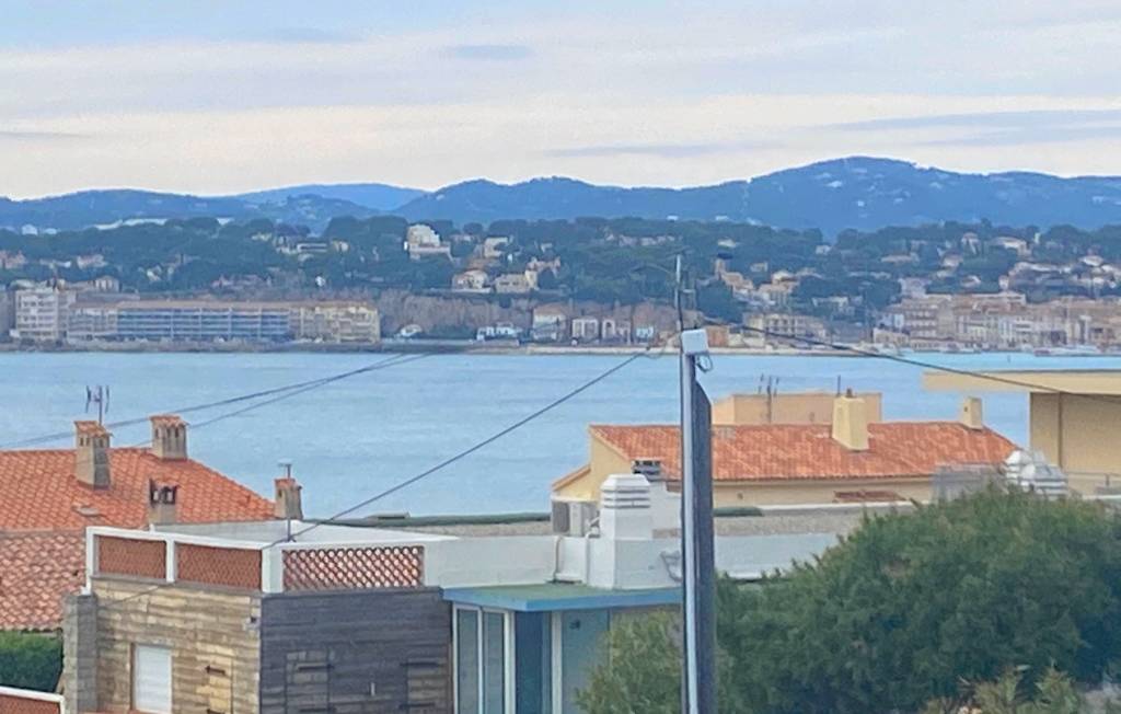 Studio climatisé à vendre sur la Corniche Solviou à Six Fours