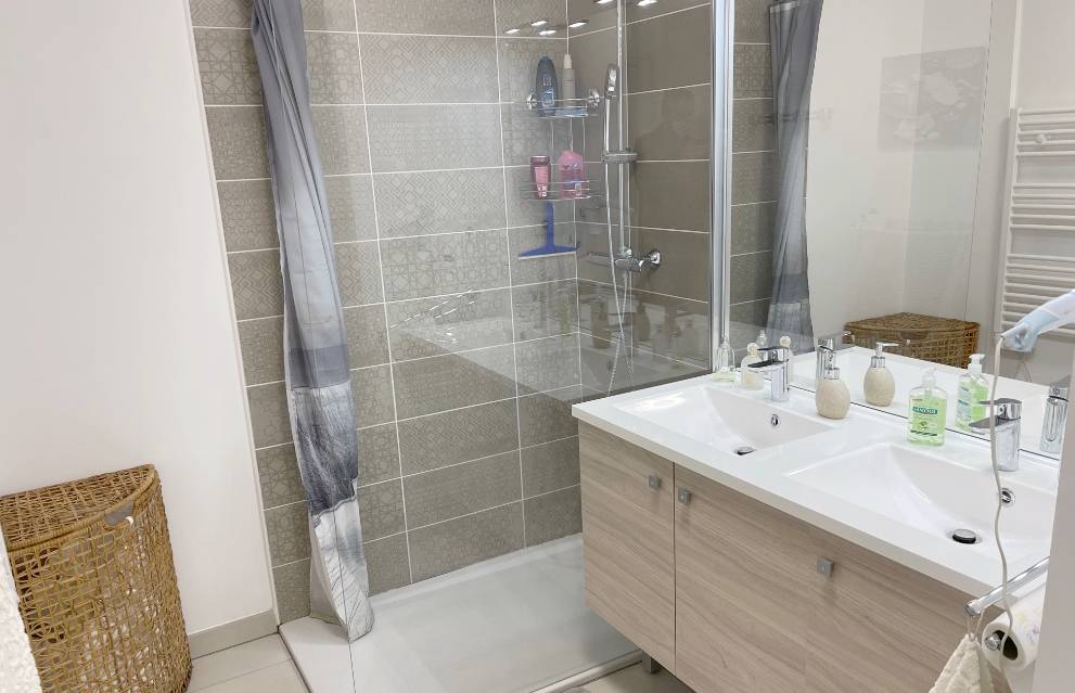 Appartement à vendre avec un garage double