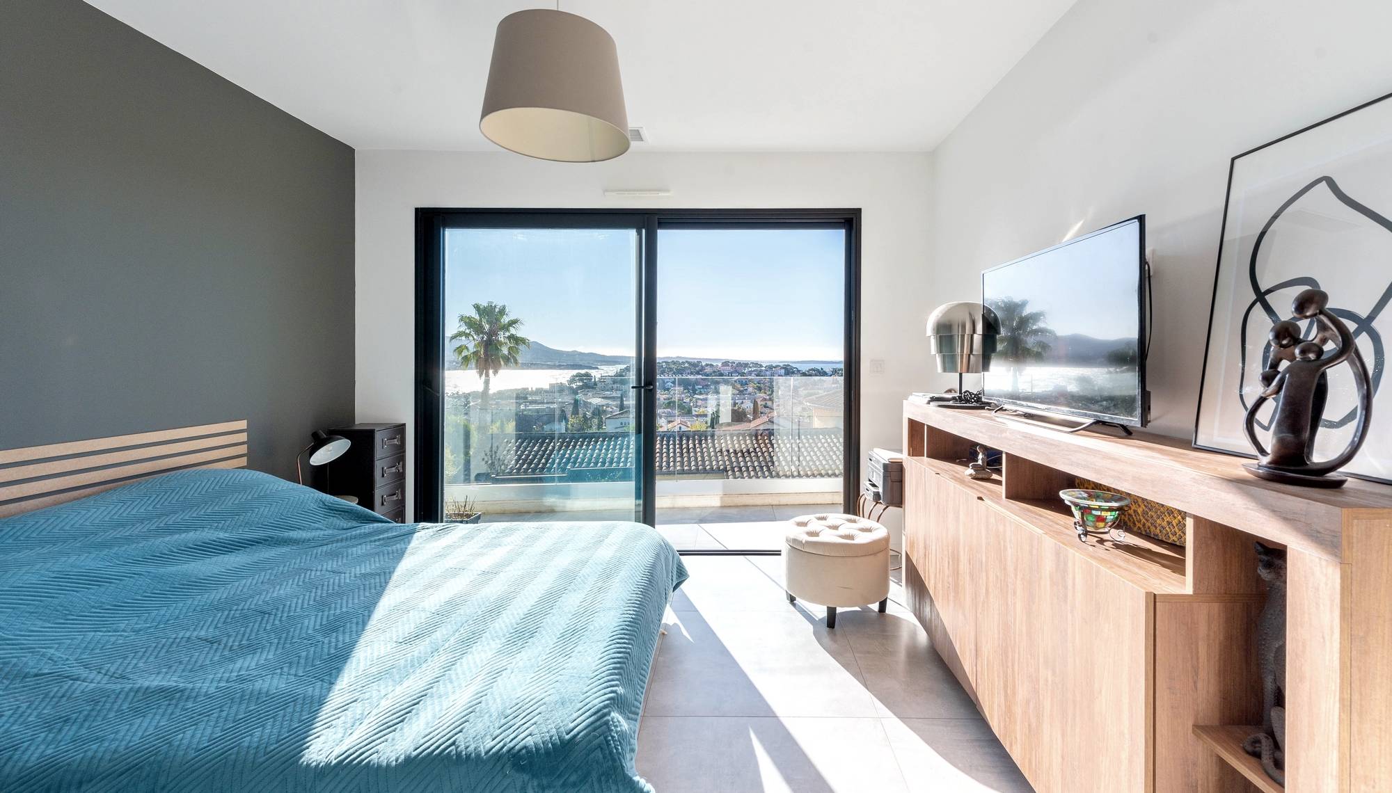 Appartement de trois chambres avec vue mer à vendre sur la station balnéaire huppée de Sanary