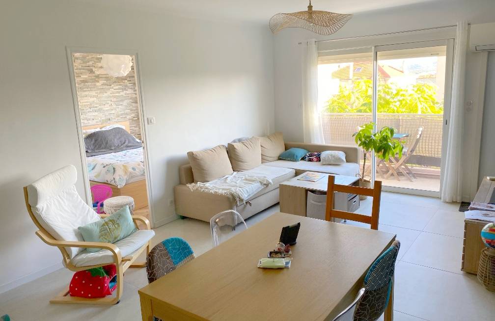 Appartement avec dépendance à vendre à proximité du Port de Sanary