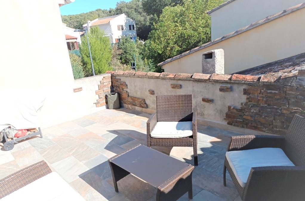 Maison avec solarium à vendre dans un hameau de Six-Fours