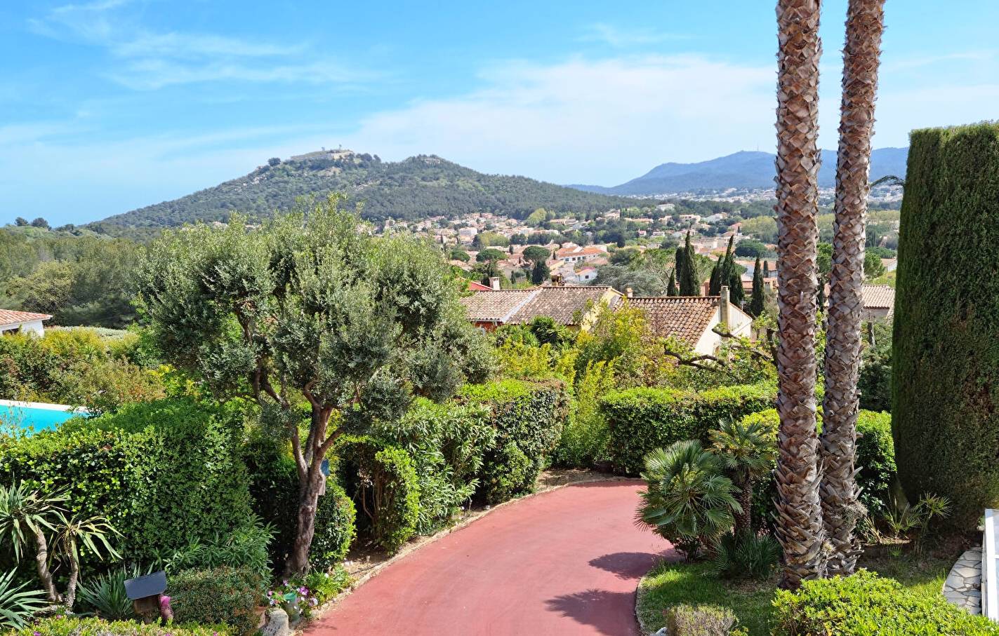 Villa 8 pièces de quatre chambres à vendre sur le bord de mer de Six-Fours-les-Plages