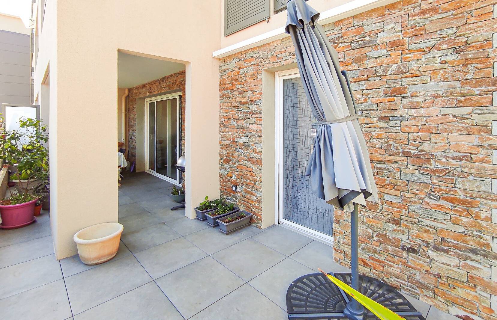 Appartement 3 pièces en rez-de-chaussée à vendre dans le quartier Lombard à Six Fours les Plages