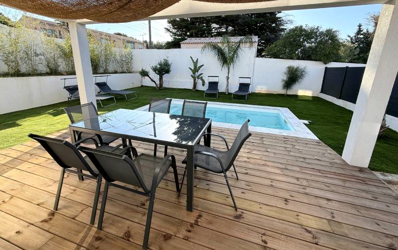 Maison moderne avec piscine à vendre par notre agence immobilière à Bandol, Boulevard de la Peyrière