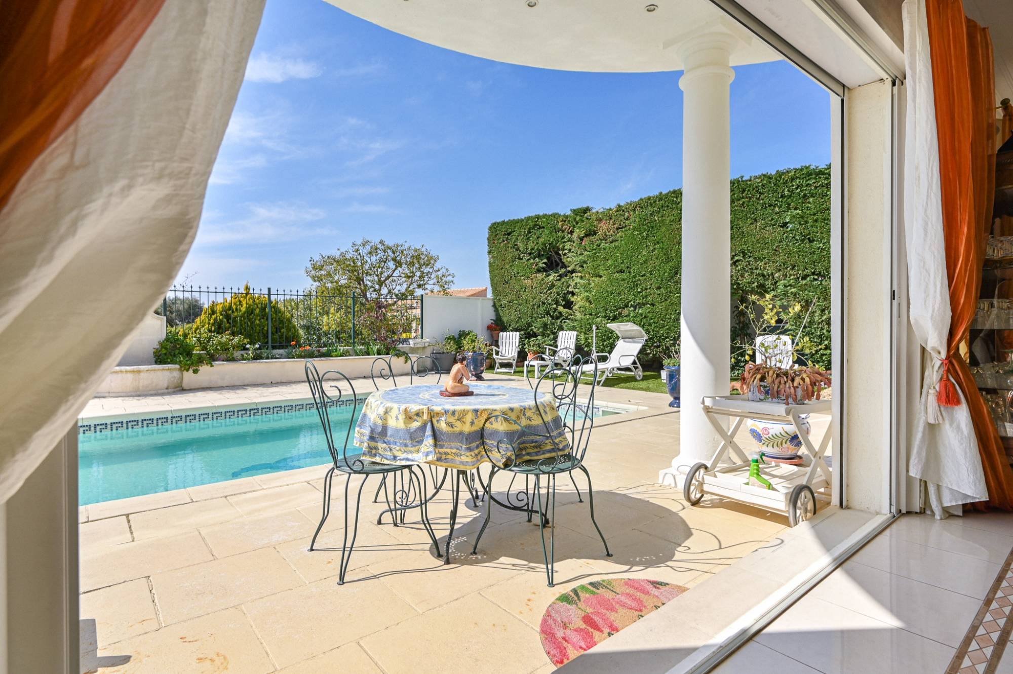 Villa luxueuse à vendre à proximité de la plage de la Gorguette