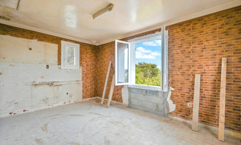 Ce bien qui vous a été présenté par notre agence immobilière Sanary se situe Impasse de l'Oliveraie