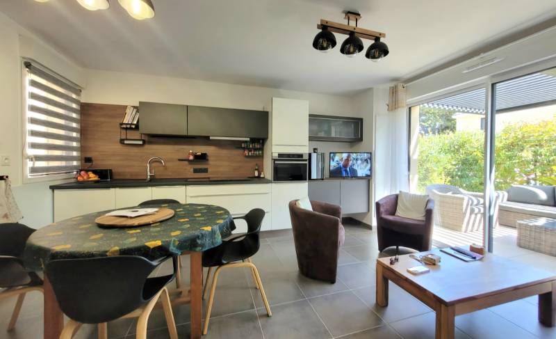 Villa en vente immobilière dans une résidence sécurisée de standing avec piscine privée