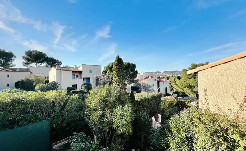 Appartement 2 pièces avec terrasse et parking privatif à vendre Chemin de Bacchus à Sanary-sur-Mer