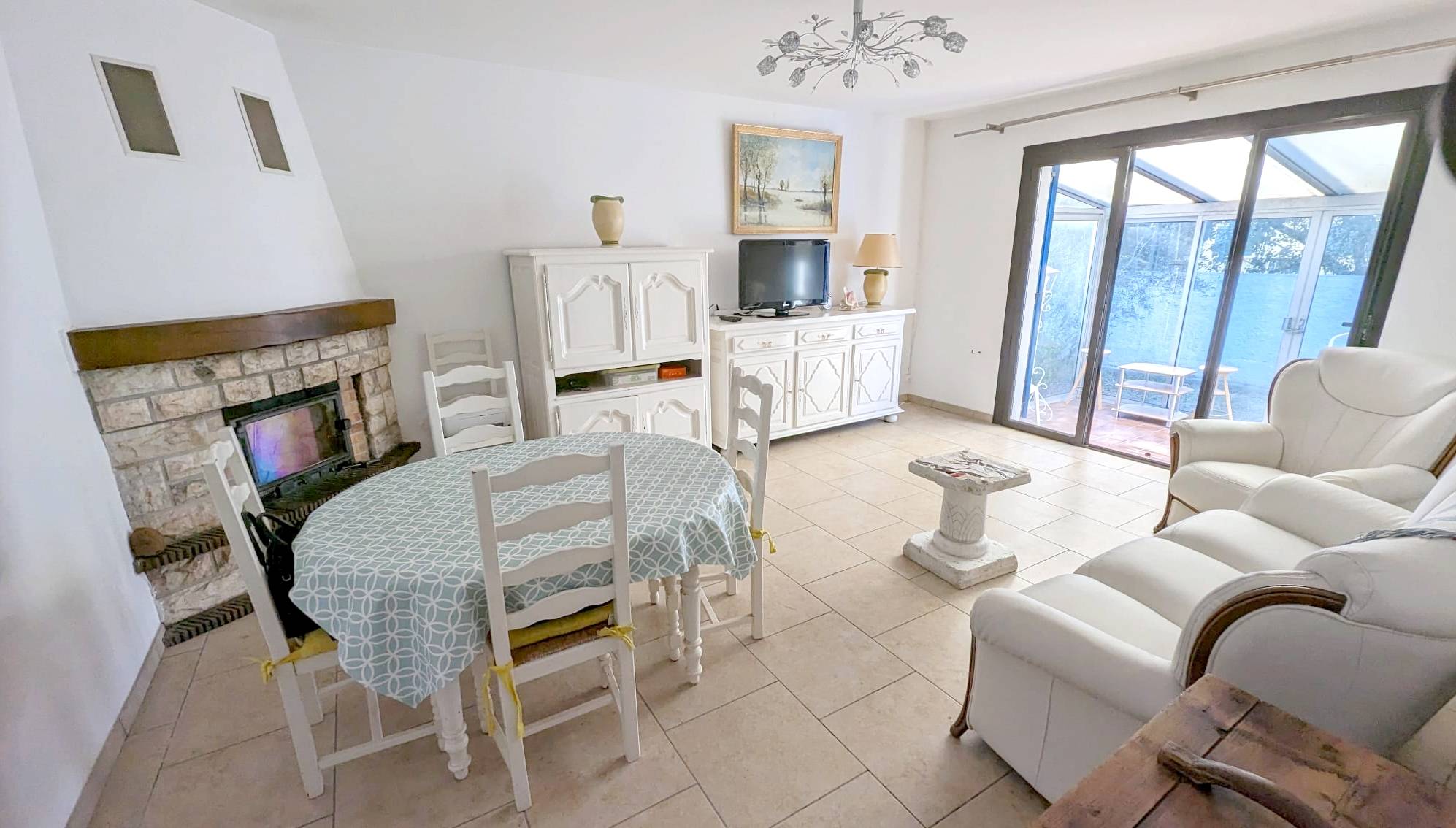 Jolie maison des années 70 à vendre à deux kilomètres du bord de mer six-fournais