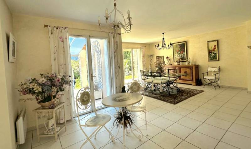 Maison 4 pièces à vendre par notre agence immobilière Six-Fours, Rue de Bernard Bas