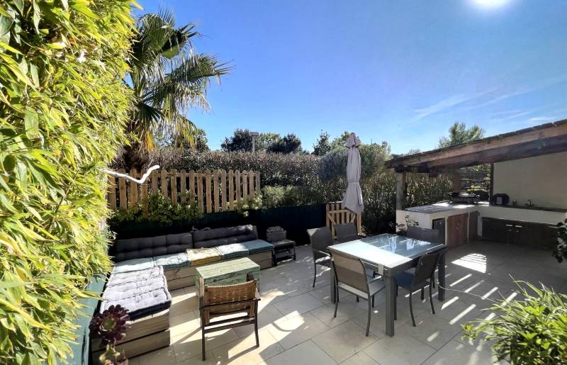 Maison 4 pièces avec jardin et piscine hors sol à vendre  Rue du Président John Kennedy à Six-Fours