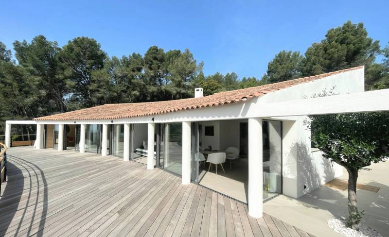 Propriété d'architecte de plain-pied à vendre dans le quartier Naron à Bandol