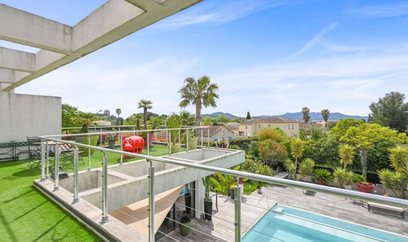 Maison de prestige à l'architecture californienne à vendre à Sanary-sur-Mer