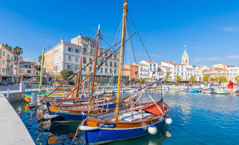 Fonds de commerce à vendre dans la zone stratégique et piétonne du port de Sanary-sur-Mer