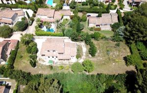 Notre zone d'activité pour ce service A vendre maison d'architecte T5 avec piscine sur Le Castellet 83330